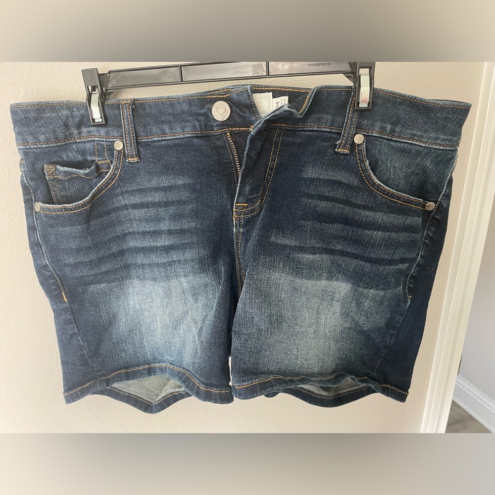 Torrid Jean Shorts Size 14 Dark Wash